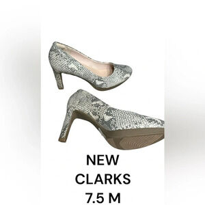 Clark’s Amber Joy,women 7.5,metallic beige NEW! animal print women